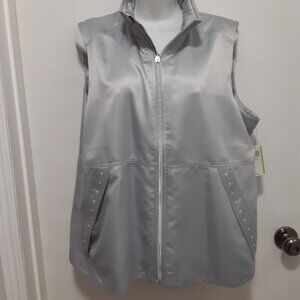 IZOD Silky Silver Golfing Vest Size XL NEW